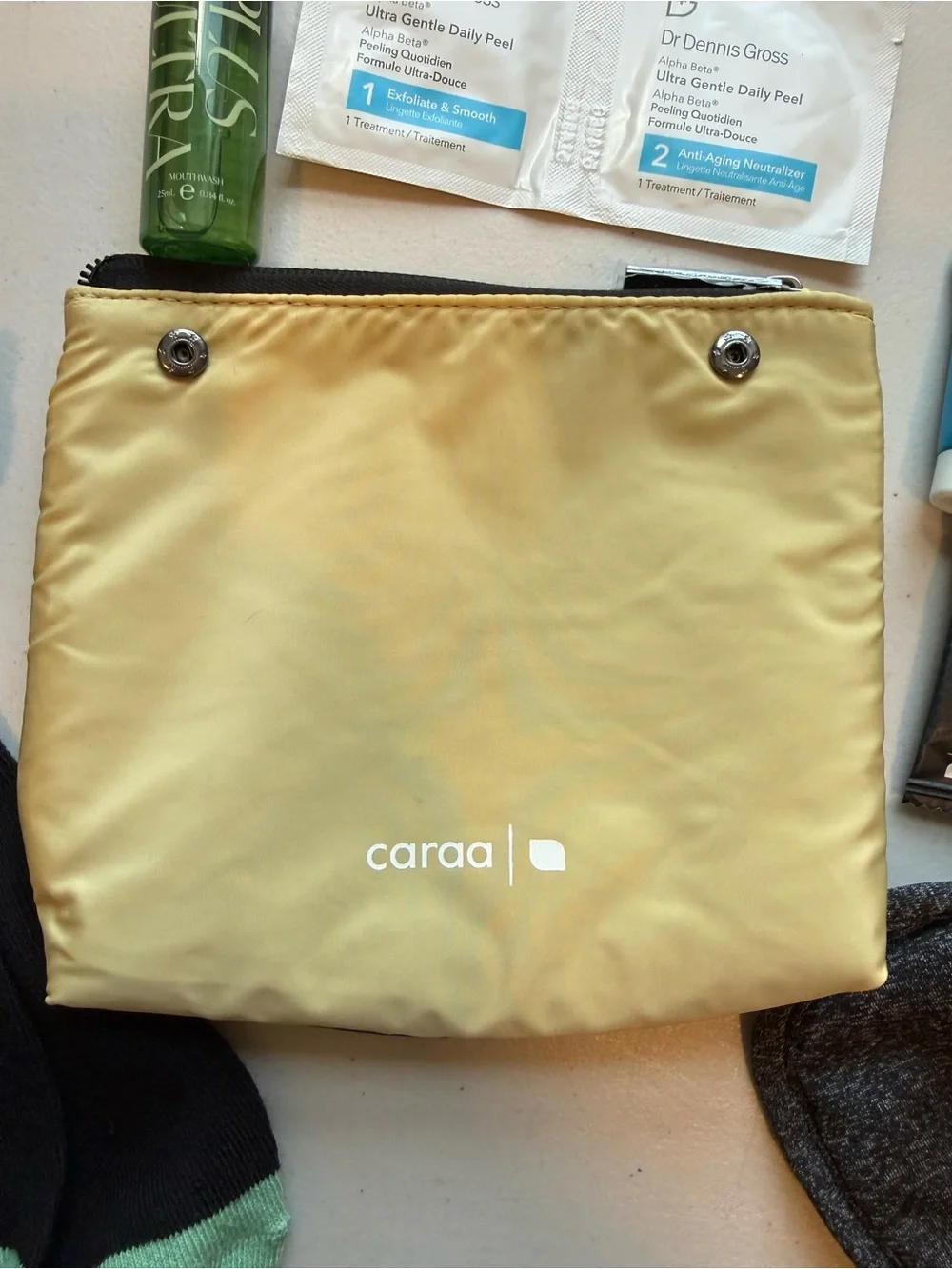 CARAA JetBlue-Mint Amenities Travel  Pouch: Dr.Dennis Gross Plus Ultra Socks NEW